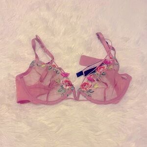 NWT Victoria's Secret + For Love and Lemons Pink Lace Underwire Bra (32C)